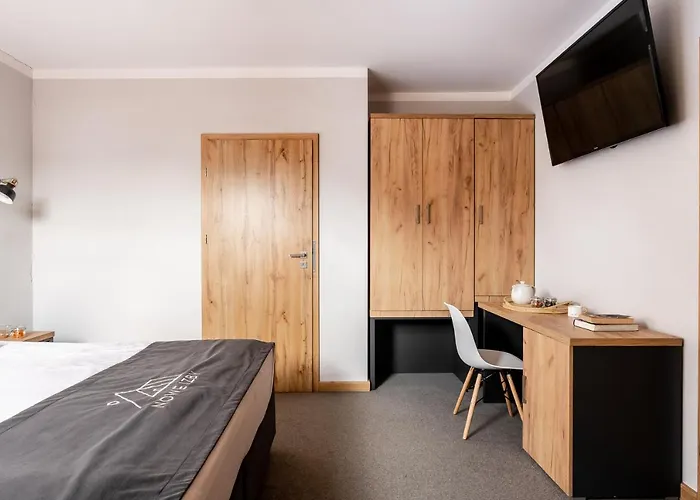 Nowe Izby 샤플라리